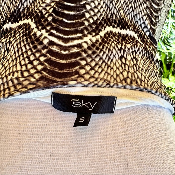 Sky Python Print Short Flowing Dress - Picture 5 of 6